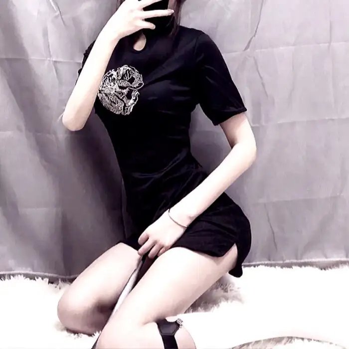家有蛇仙美貌妻